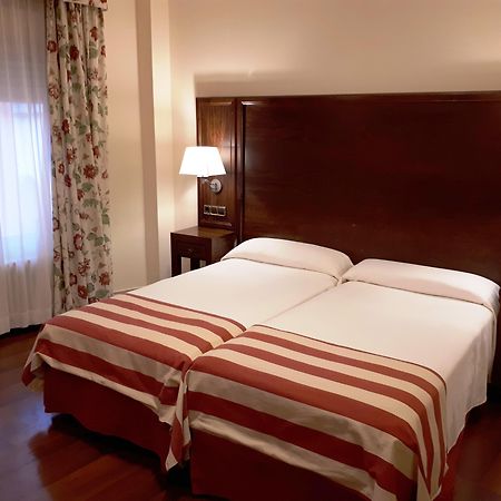 Hotel Urogallo Vielha Ngoại thất bức ảnh