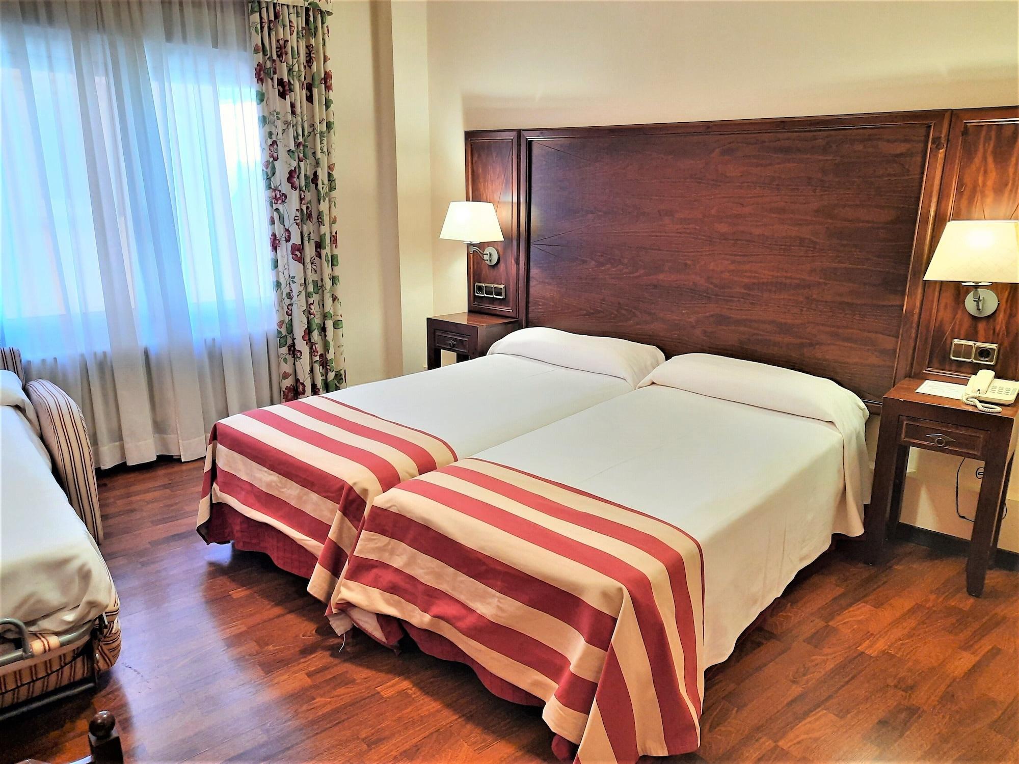 Hotel Urogallo Vielha Ngoại thất bức ảnh
