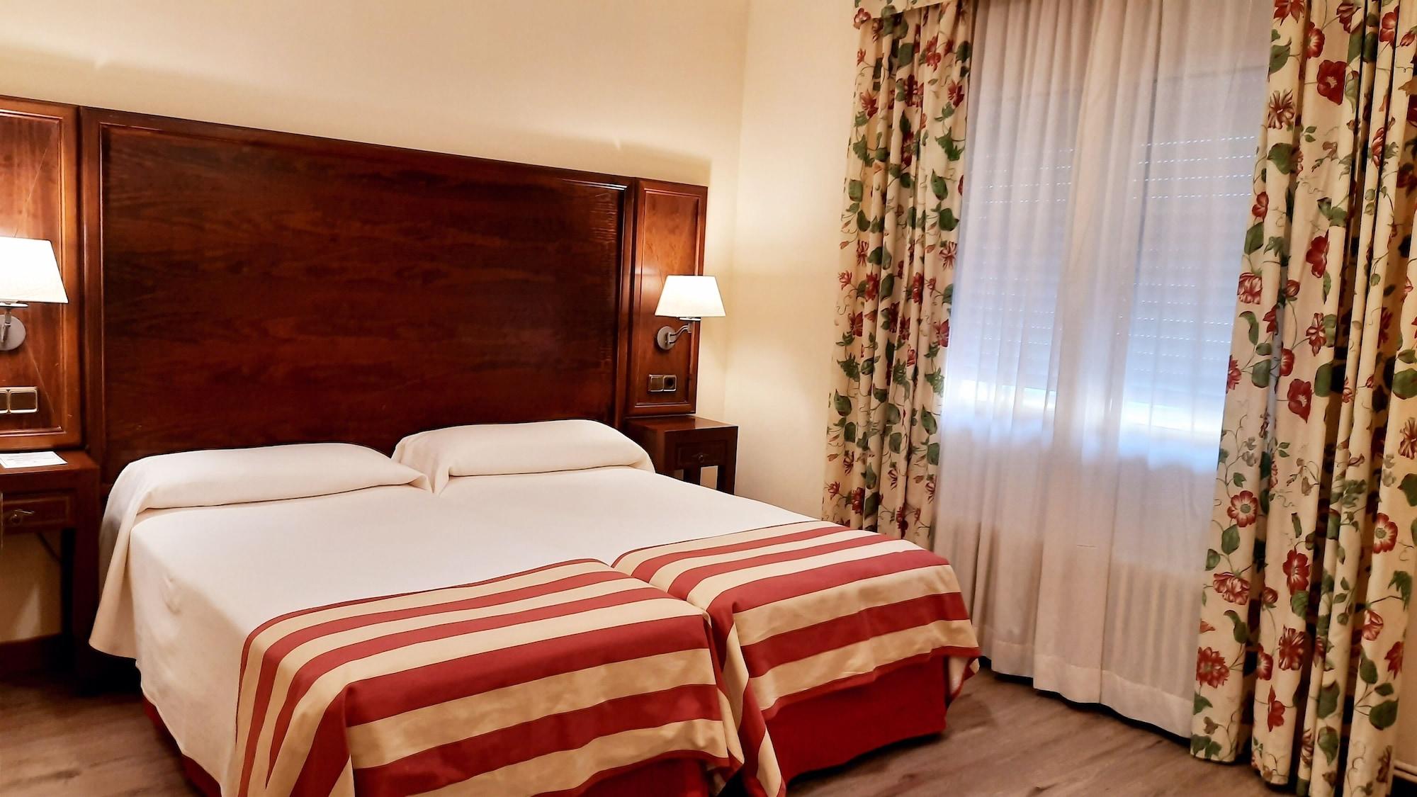 Hotel Urogallo Vielha Ngoại thất bức ảnh