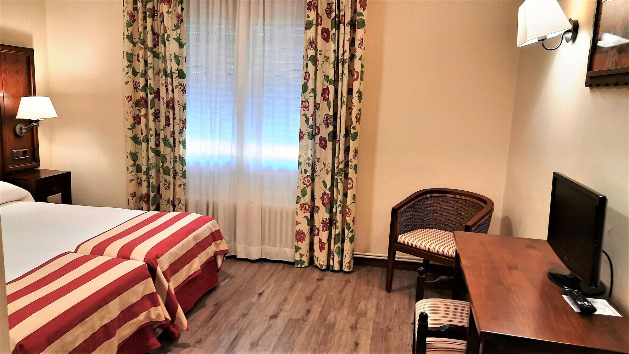 Hotel Urogallo Vielha Ngoại thất bức ảnh