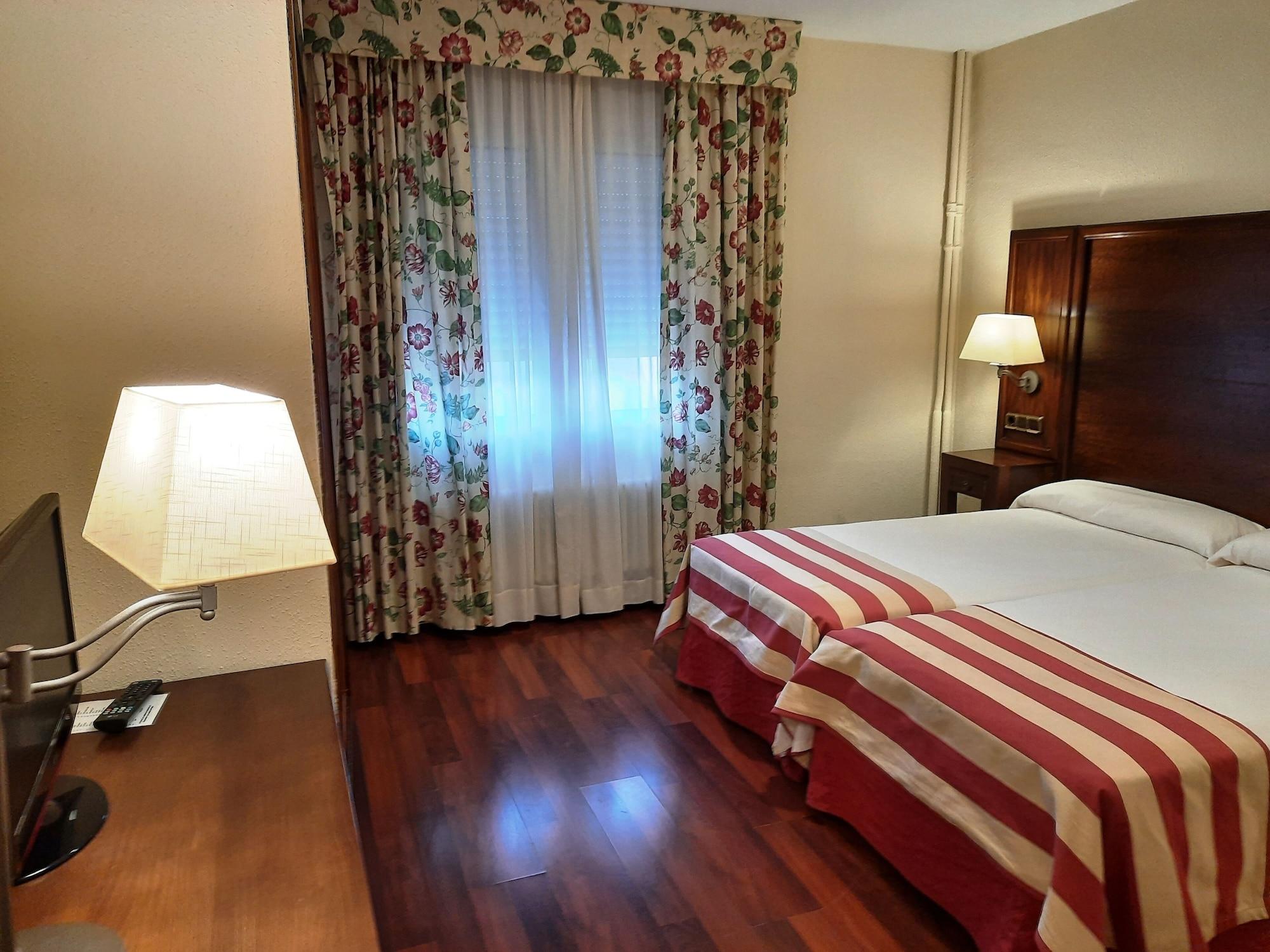 Hotel Urogallo Vielha Ngoại thất bức ảnh