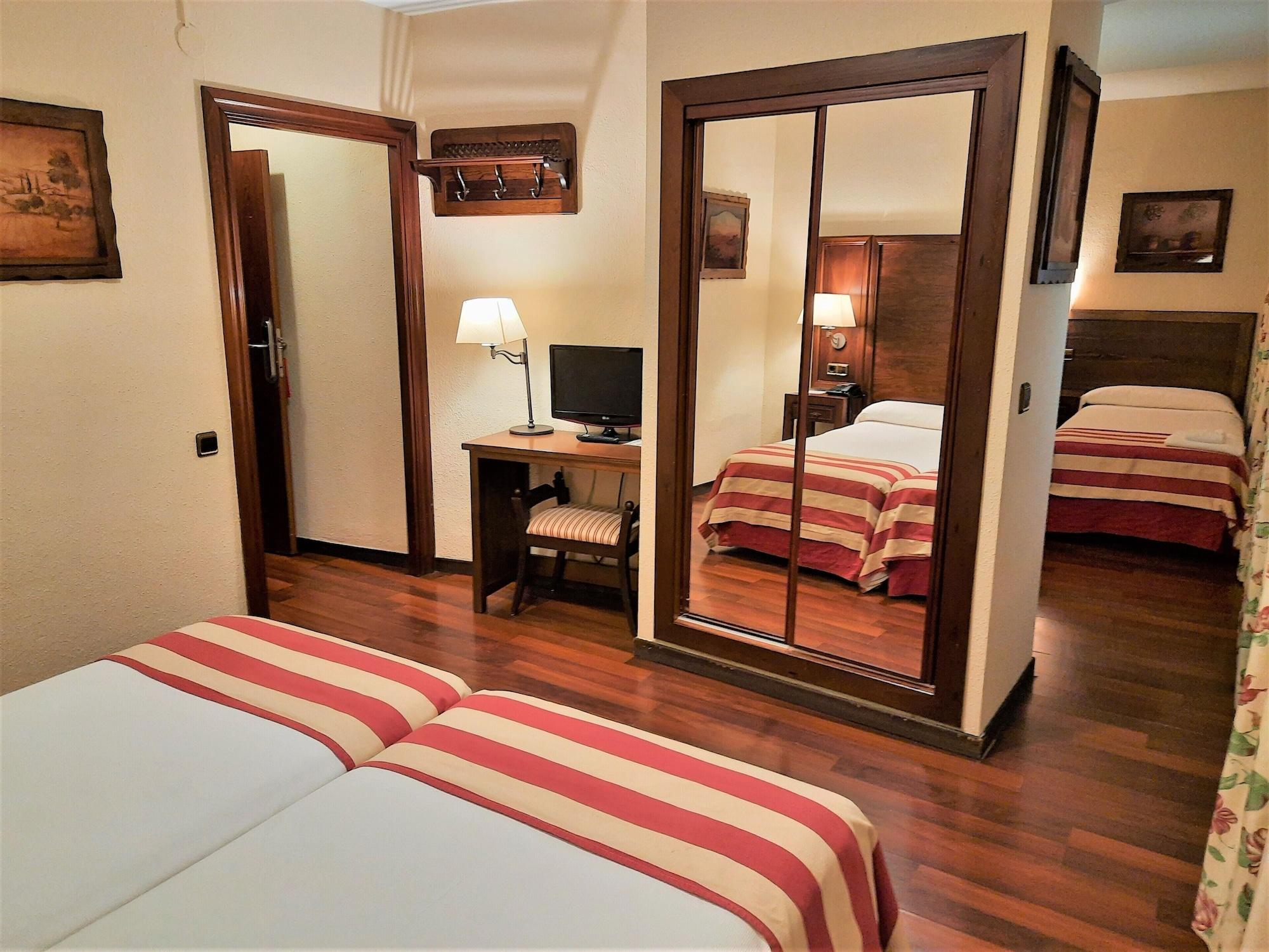 Hotel Urogallo Vielha Ngoại thất bức ảnh