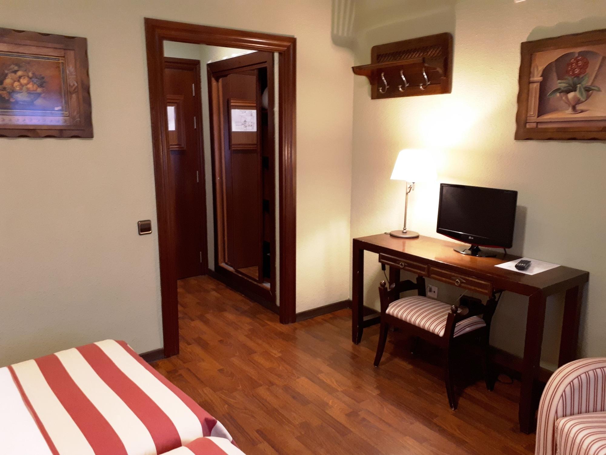 Hotel Urogallo Vielha Ngoại thất bức ảnh