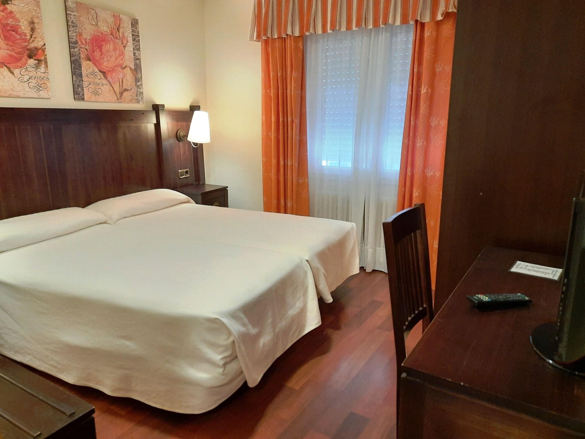 Hotel Urogallo Vielha Ngoại thất bức ảnh