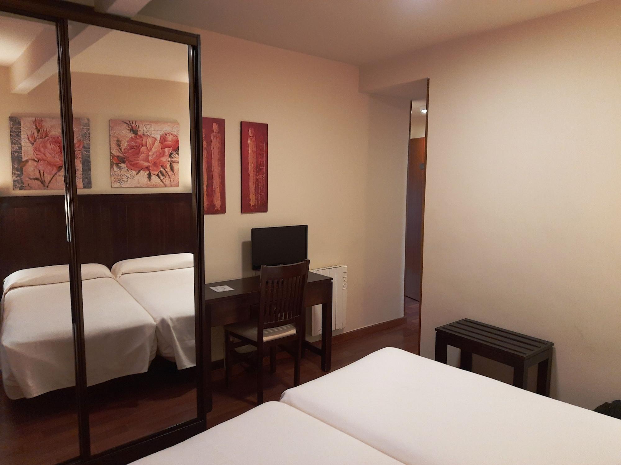 Hotel Urogallo Vielha Ngoại thất bức ảnh