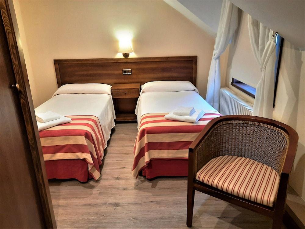 Hotel Urogallo Vielha Ngoại thất bức ảnh