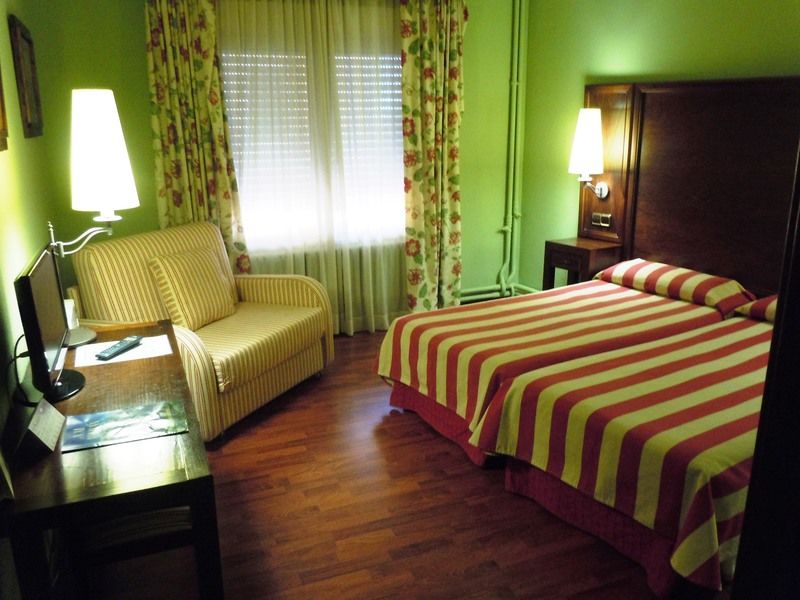 Hotel Urogallo Vielha Ngoại thất bức ảnh